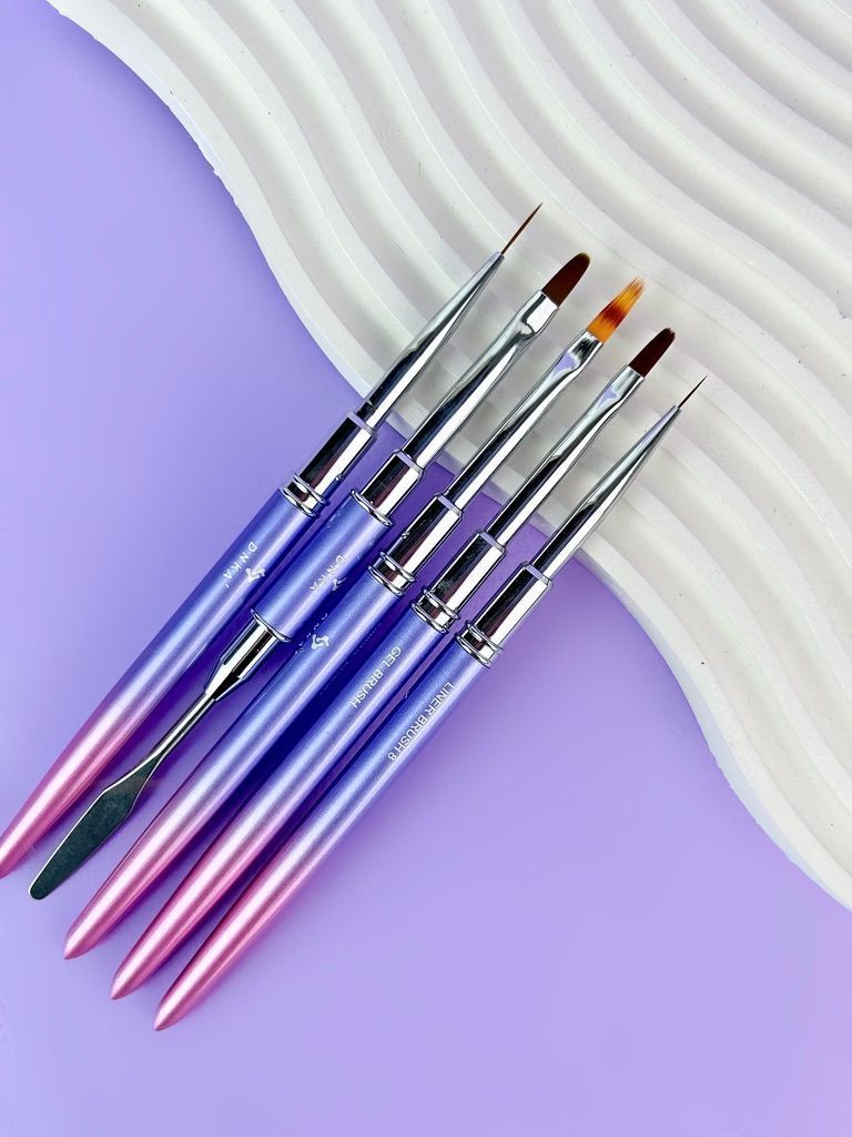 BRUSH "DNKa", #0001 LINER 8 mm